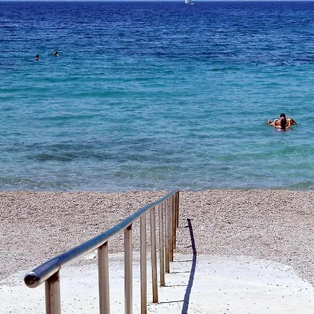 Apartments And Rooms With Wifi Njivice, Krk - 5362 Njivice