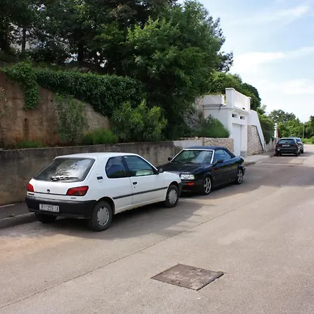 Apartments And Rooms With Wifi Njivice, Krk - 5362 Gasthof Njivice