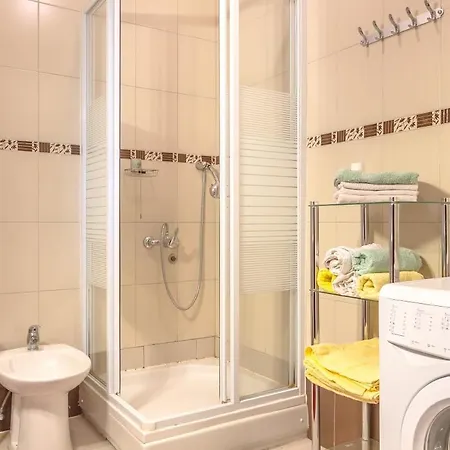 Apartments And Rooms With Wifi Njivice, Krk - 5362 3*