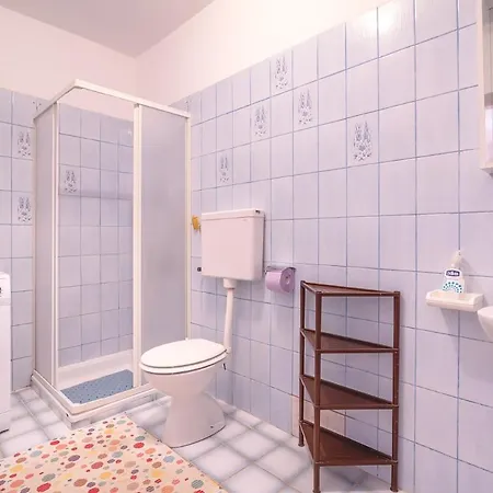 Apartments And Rooms With Wifi Njivice, Krk - 5362