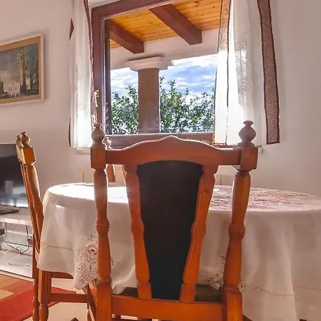 Apartments And Rooms With Wifi Njivice, Krk - 5362 3*