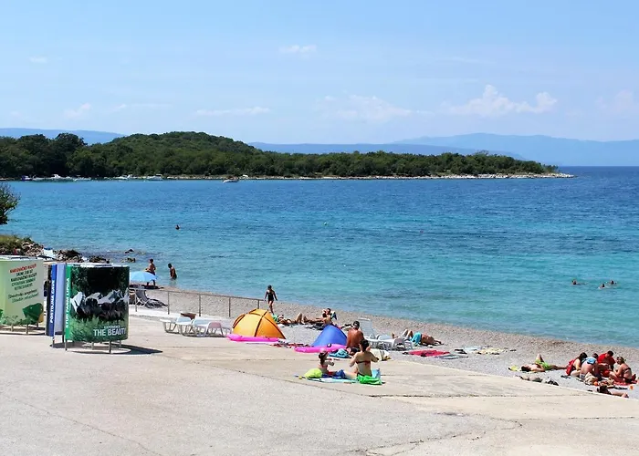Apartments And Rooms With Wifi Njivice, Krk - 5362 Njivice