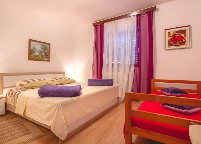 Casa de hóspedes And With Wifi Njivice, Krk - 5362 3*