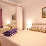 And With Wifi Njivice, Krk - 5362 Pensiune 3*